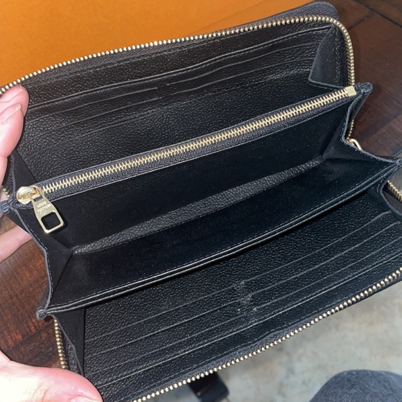 LV Zippy Empreinte Noir - Picture 3 of 7
